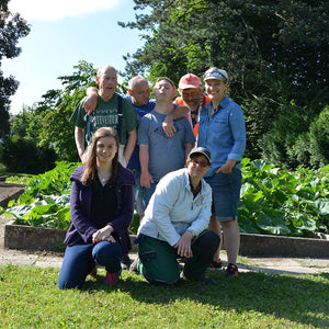 Sieben Mitarbeiter und Mitarbeiterinnen aus unserem Betrieb "Gartenraum"